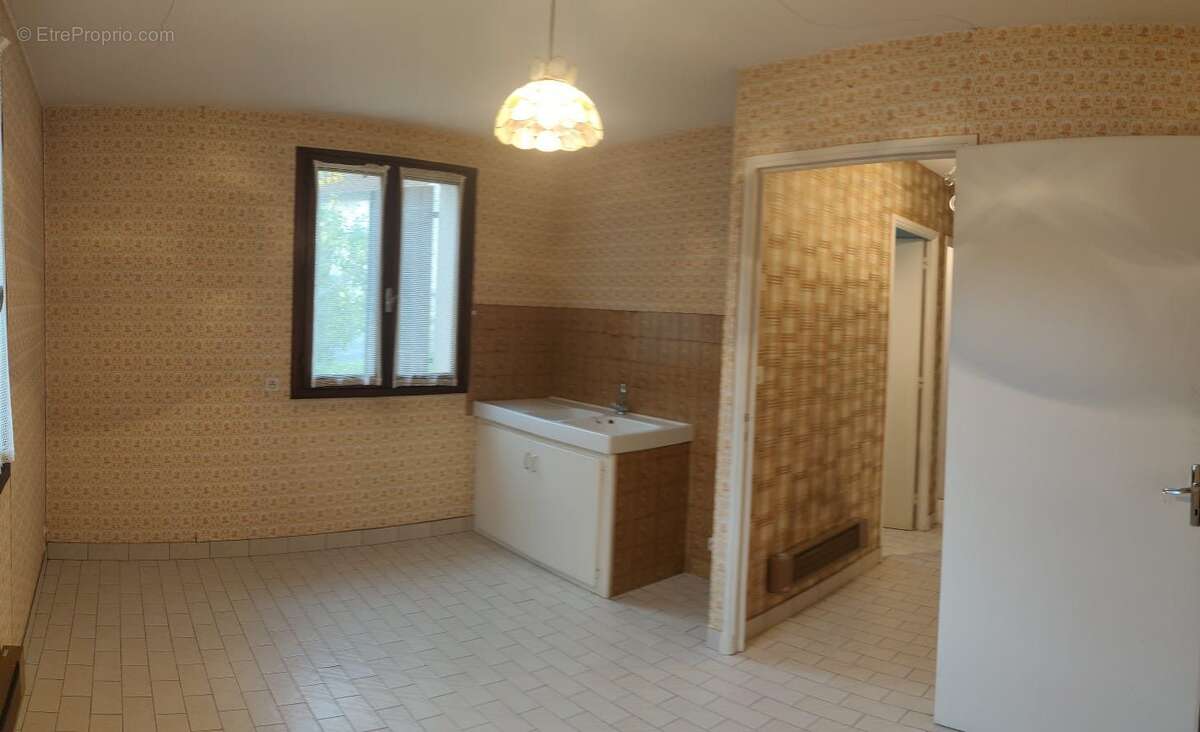 Maison à DECAZEVILLE