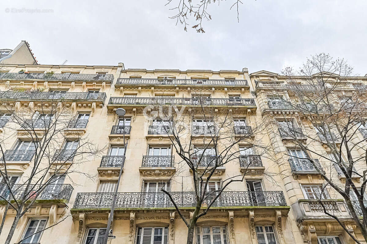 RUE TAINE - Très bel appartement - 45 m2 - 3 ème étage ascenseur - photo 2