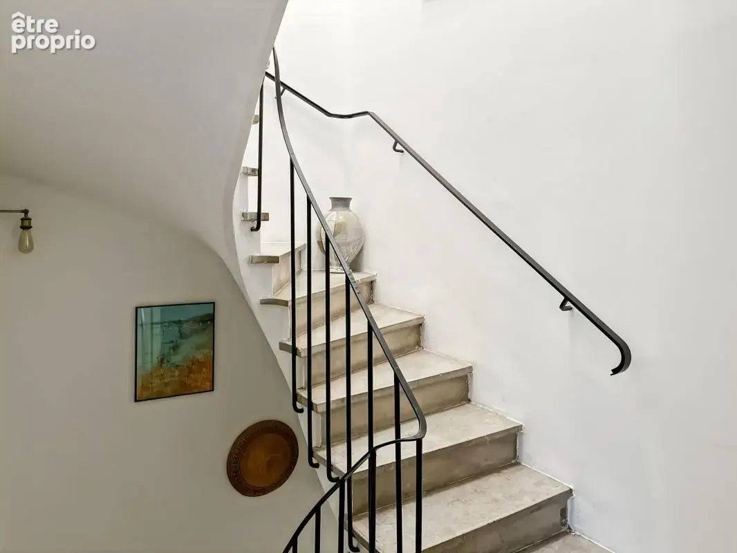 Vente vigneronne traversante à Marseillan avec grand garage et terrasse - photo 12
