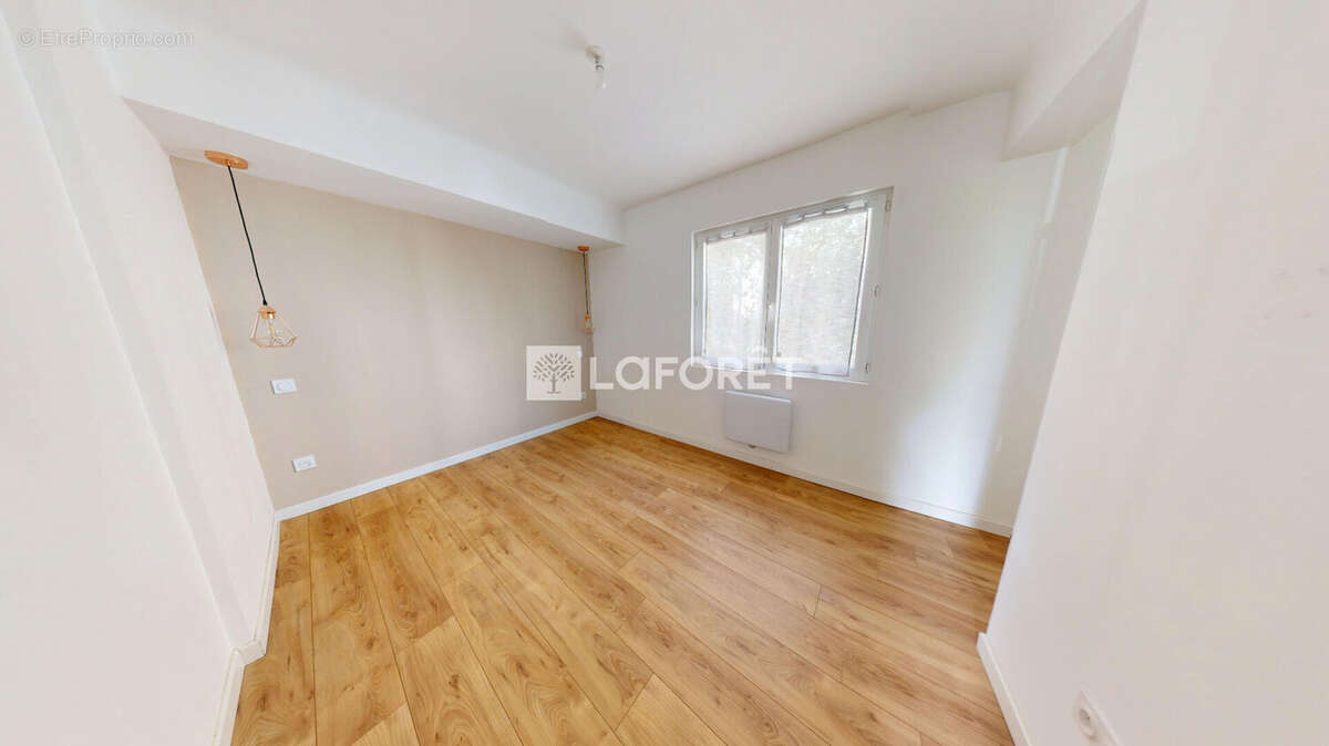 Maison à LA FARE-LES-OLIVIERS