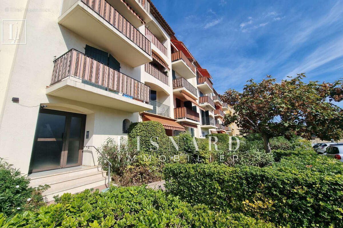 Appartement à VALLAURIS