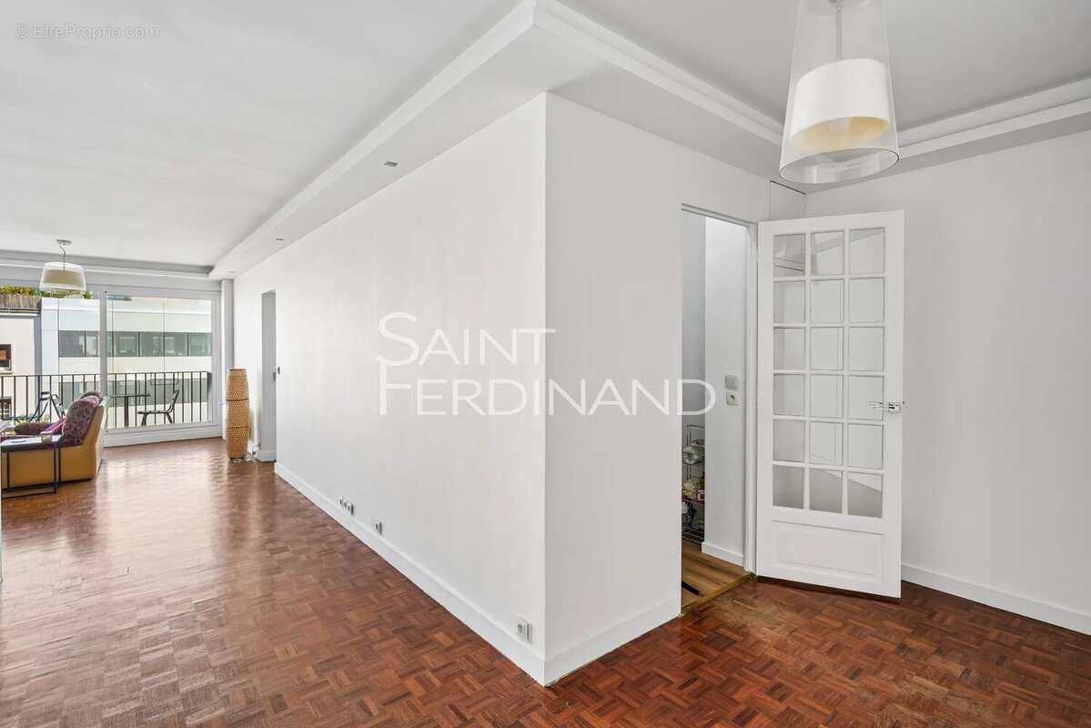 Appartement à NEUILLY-SUR-SEINE