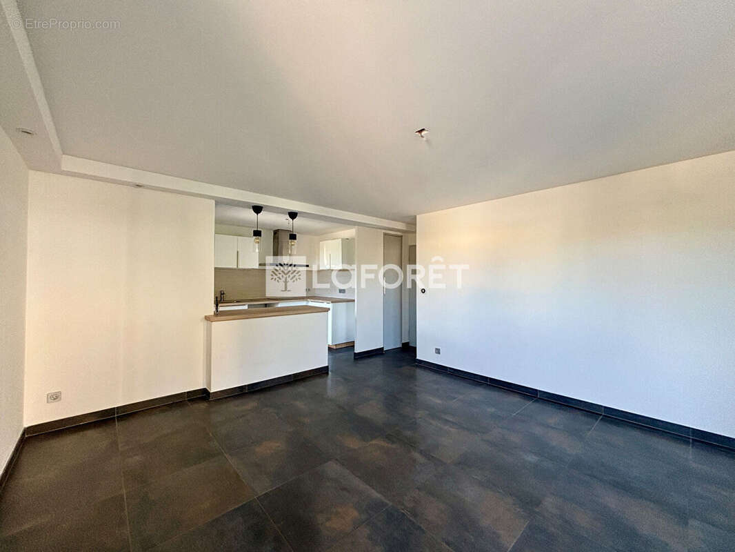 Appartement à LATTES