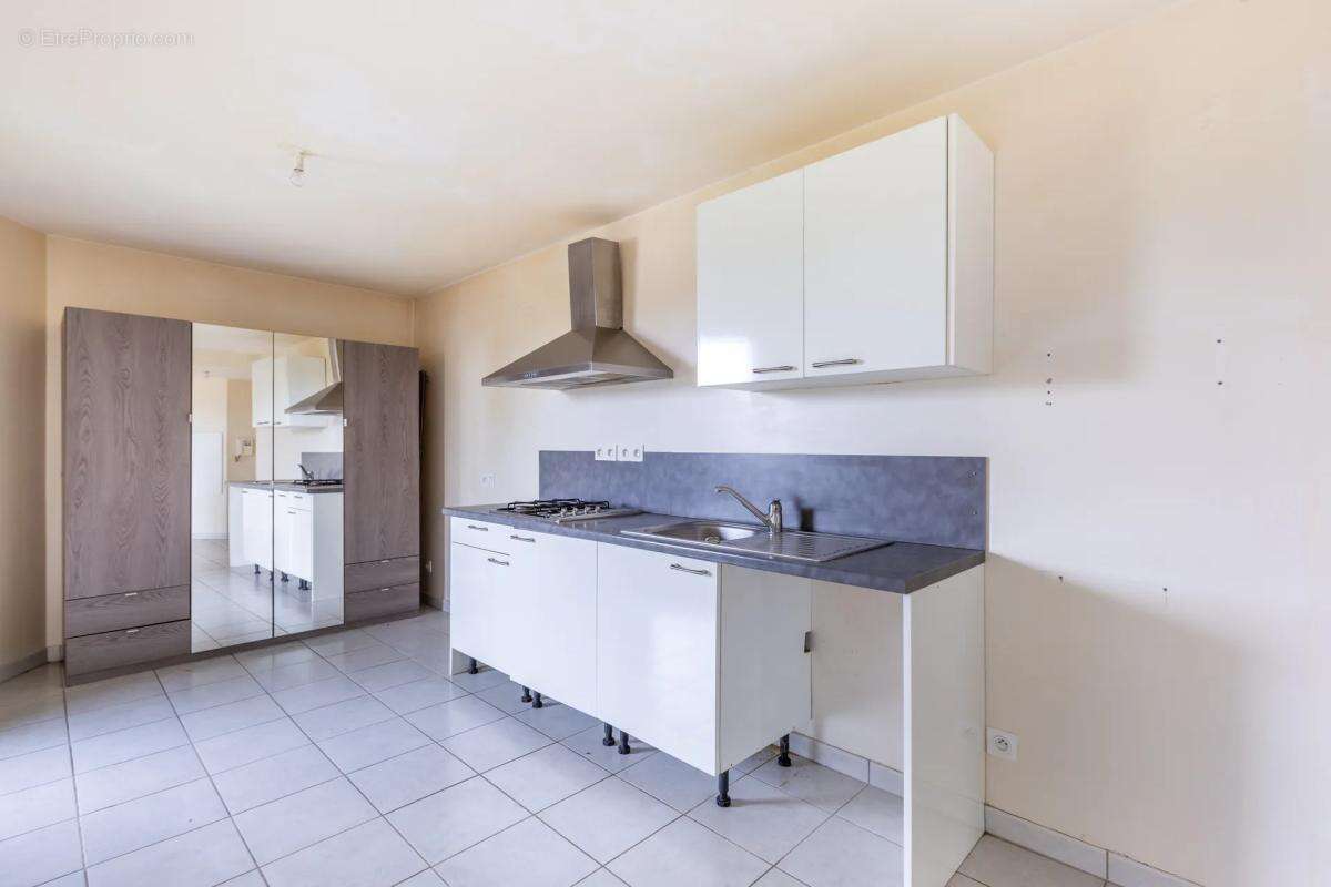 Appartement à RILLIEUX-LA-PAPE