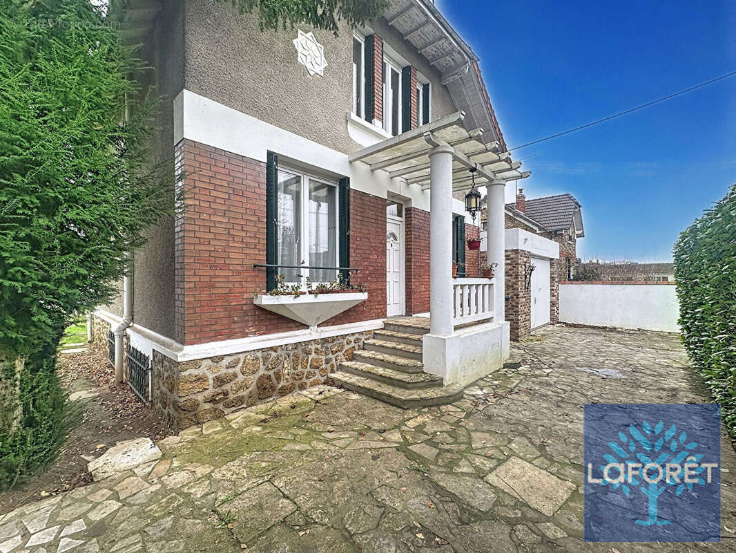 Maison à VIGNEUX-SUR-SEINE