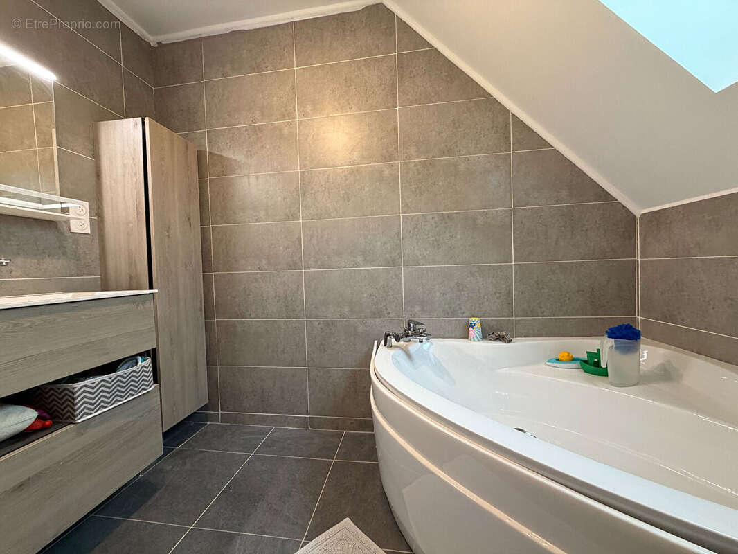 Maison à VERNEUIL-SUR-SEINE