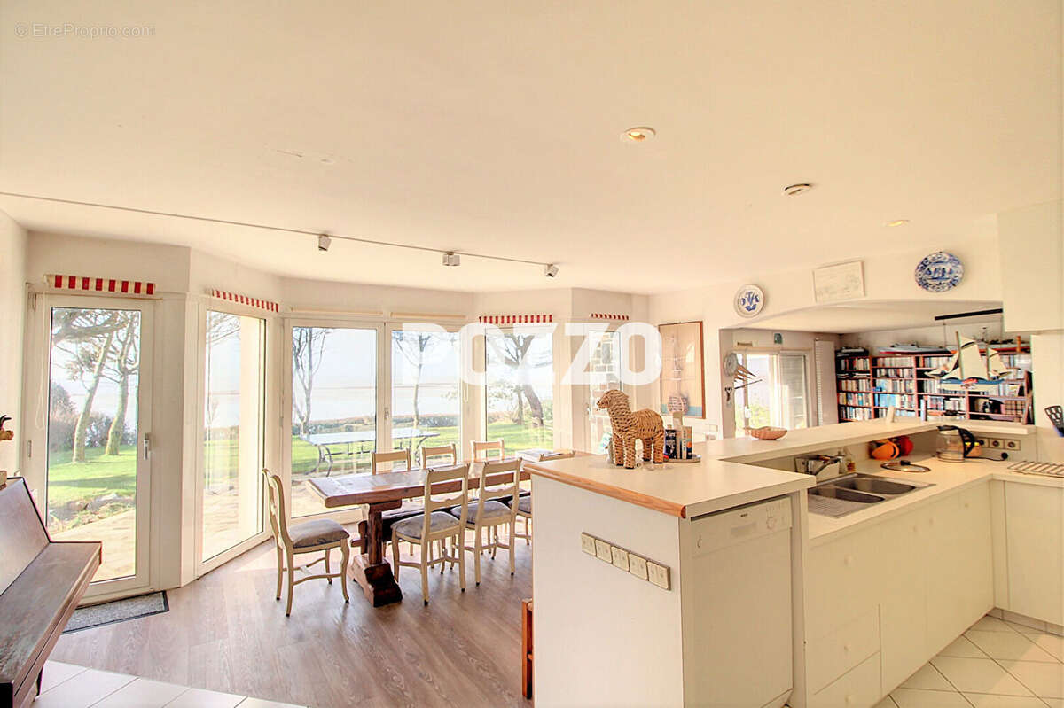 Maison à SAINT-PAIR-SUR-MER