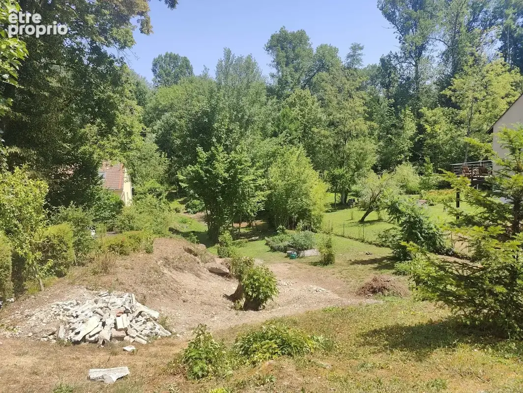 Terrain à SAINT-CYR-LA-RIVIERE