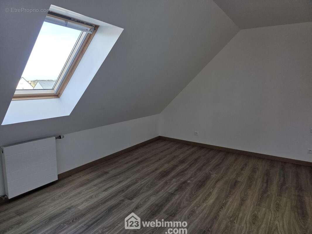 Chambre 3 à l'étage - Maison à PENVENAN