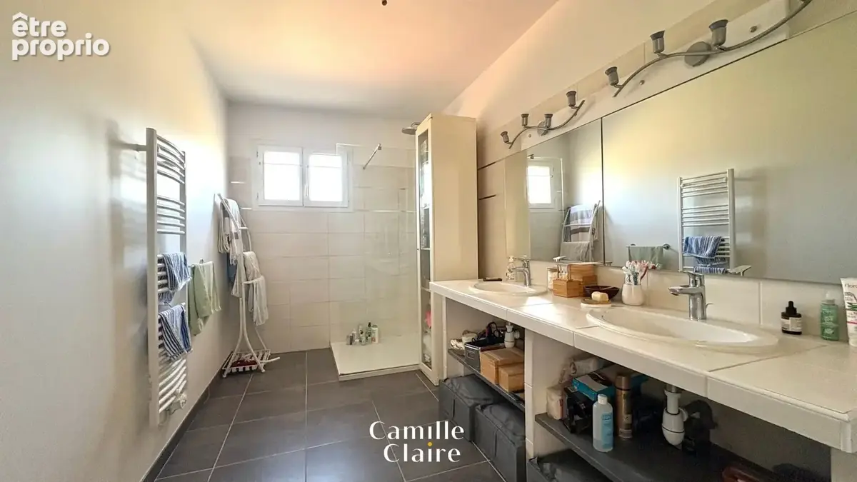 Appartement T4 avec terrasse et 3 places de parking dans petite résidence fermée à Gardanne. - photo 5