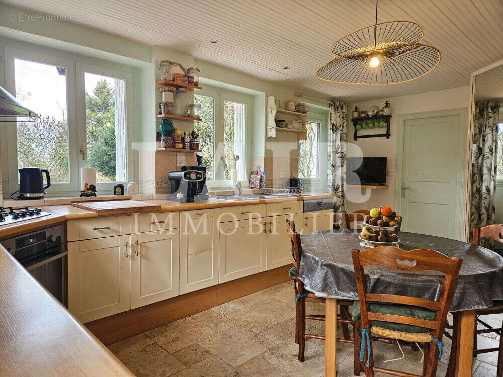 Maison à FRESNAY-SUR-SARTHE