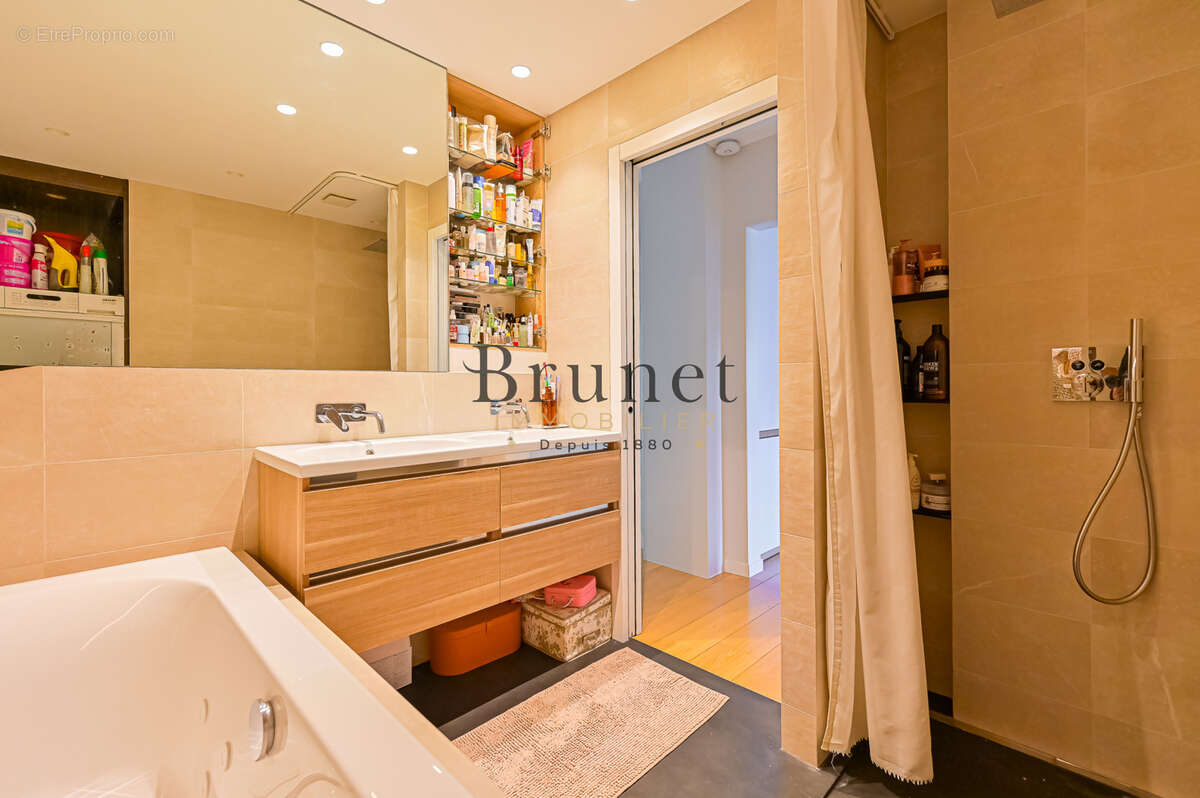 Appartement à SAINT-MAUR-DES-FOSSES