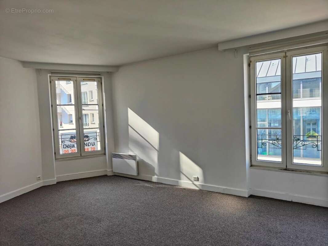 Appartement à CHARENTON-LE-PONT