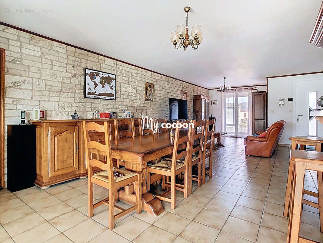 Maison - T5 - 141 m² - photo 11