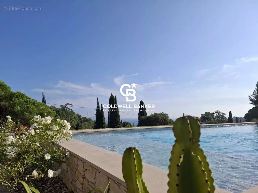 Maison à CARQUEIRANNE