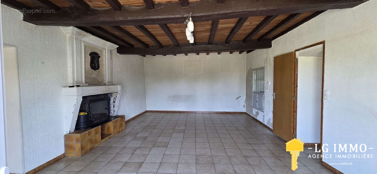 Maison à SAINT-ROMAIN-SUR-GIRONDE