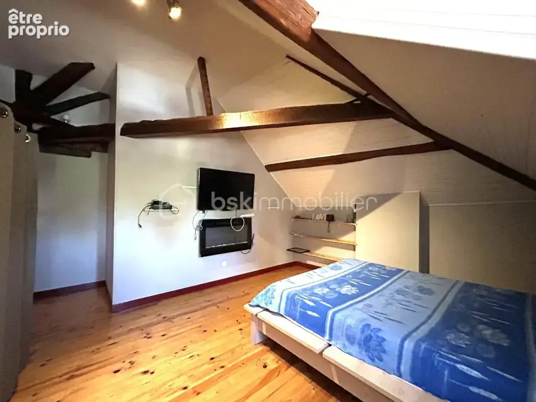 Appartement duplex en plein centre ville, 4 pièces, 2 chambres, terrasse, grenier, cave et place de parking privative! - photo 10
