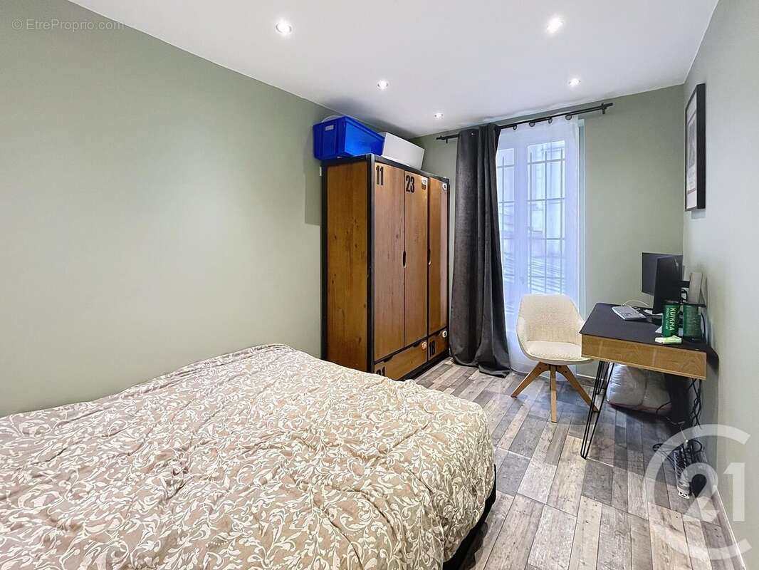 Appartement à PARIS-14E