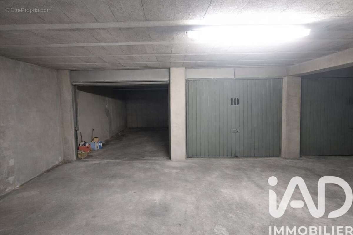 Photo 3 - Parking à PARIS-20E