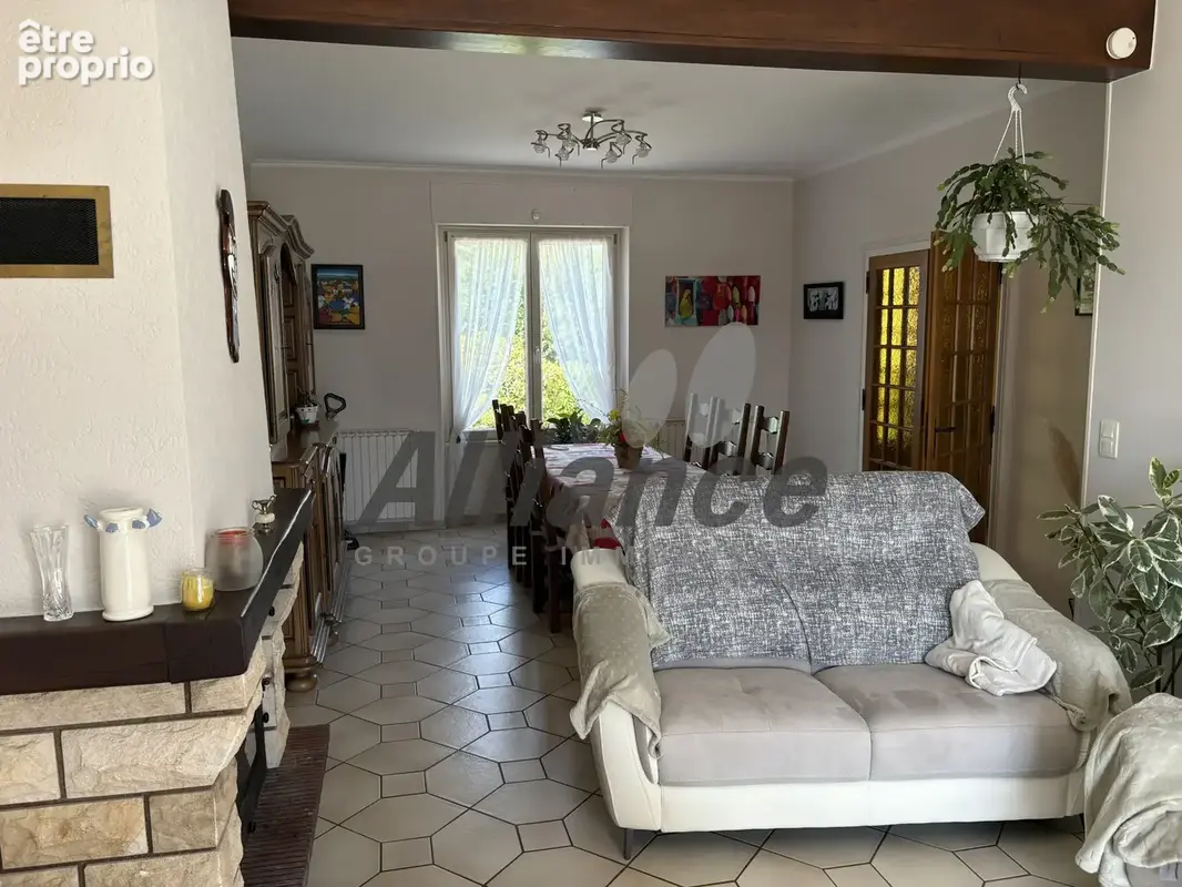 Maison  de  type  f5  sur  sous  sol  avec  piscine  a  luxeuil - photo 8