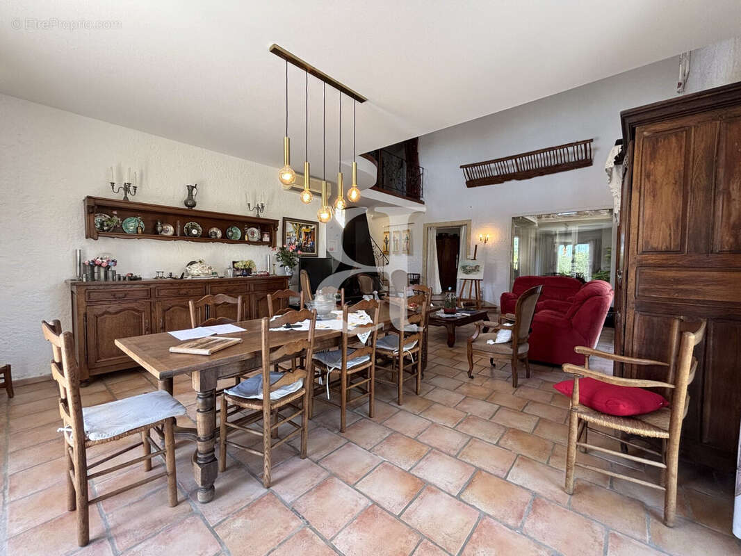 Maison à VAISON-LA-ROMAINE
