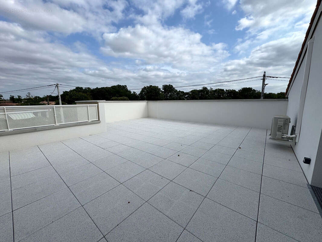 Appartement Pins Justaret 4 pièces 93m² + Terrasse de 67m² - photo 2