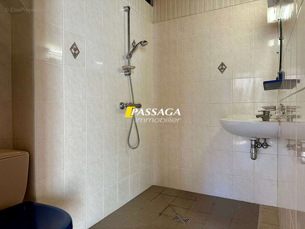 A VENDRE - Maison d'habitation de type 3 avec terrasses et jardin non attenant - SAINT GERMAIN DU TEIL - photo 5