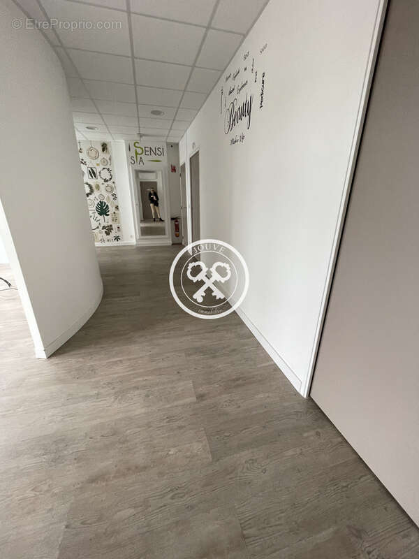Local commercial/ bureaux sainte savine - photo 10