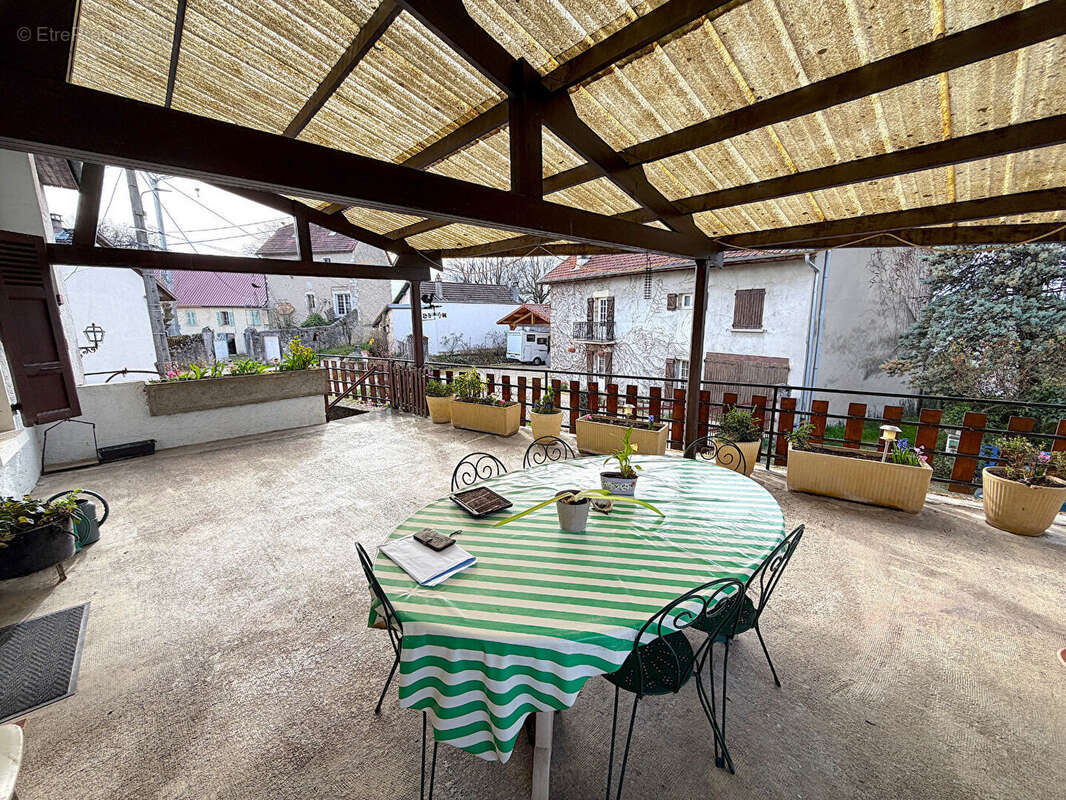 Maison à SEYSSEL