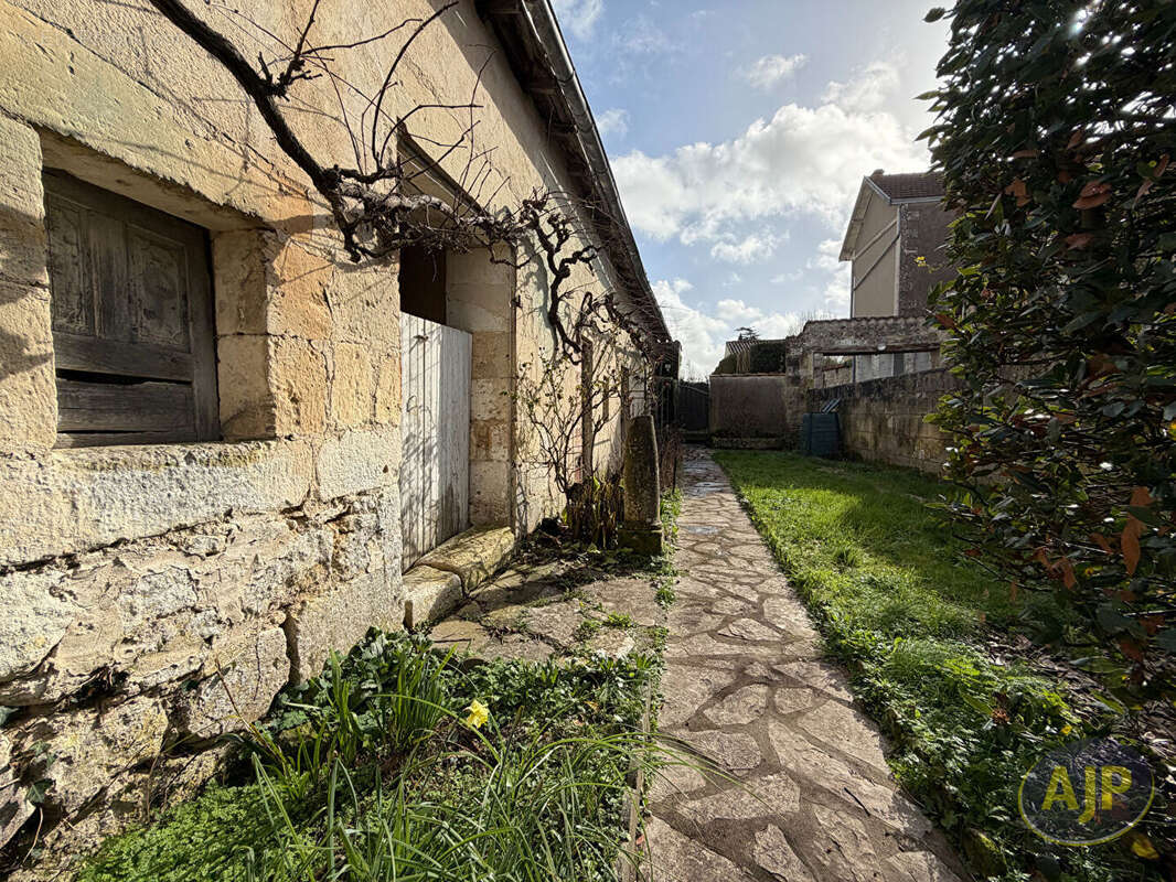 Maison à PONS