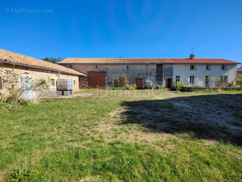 Maison à SAUZE-VAUSSAIS