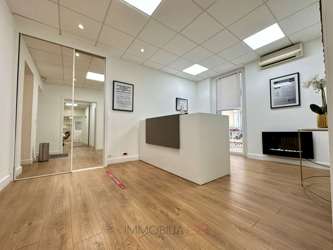 Frontière Monégasque -  Local Professionnel 165 m2 transformable - photo 2