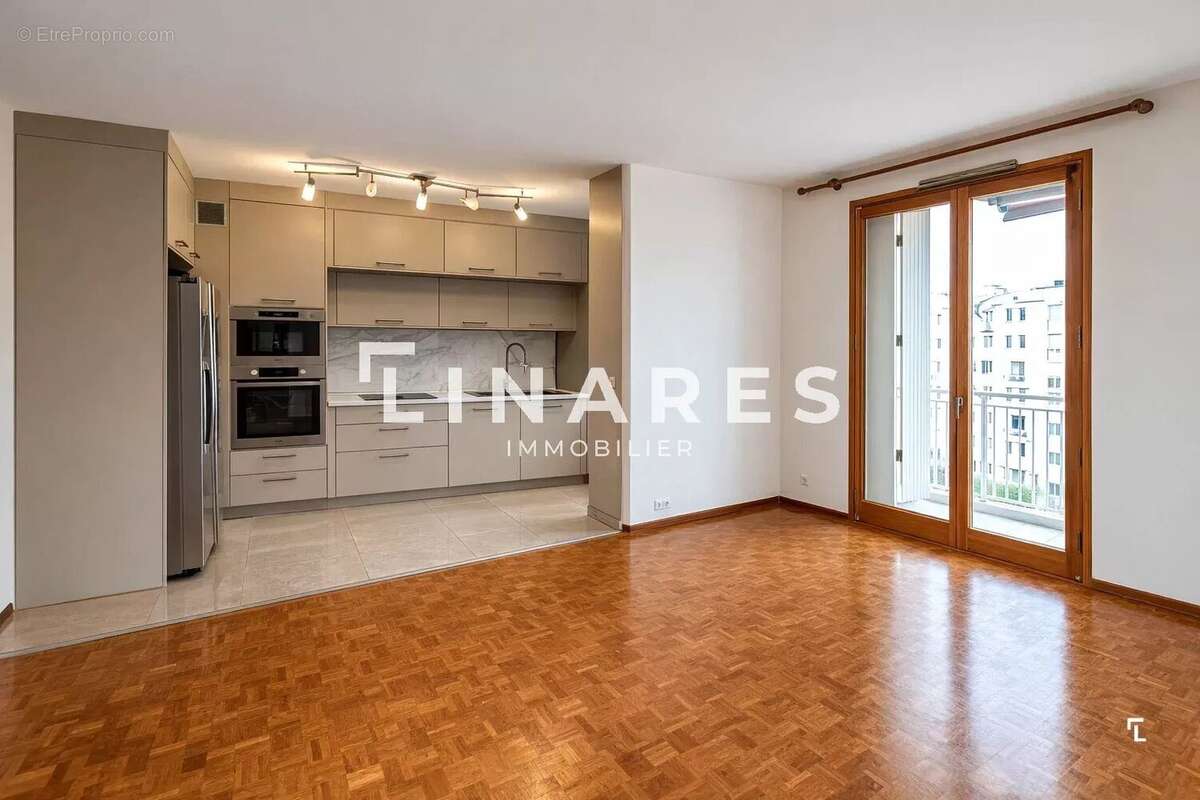 Appartement à MARSEILLE-3E