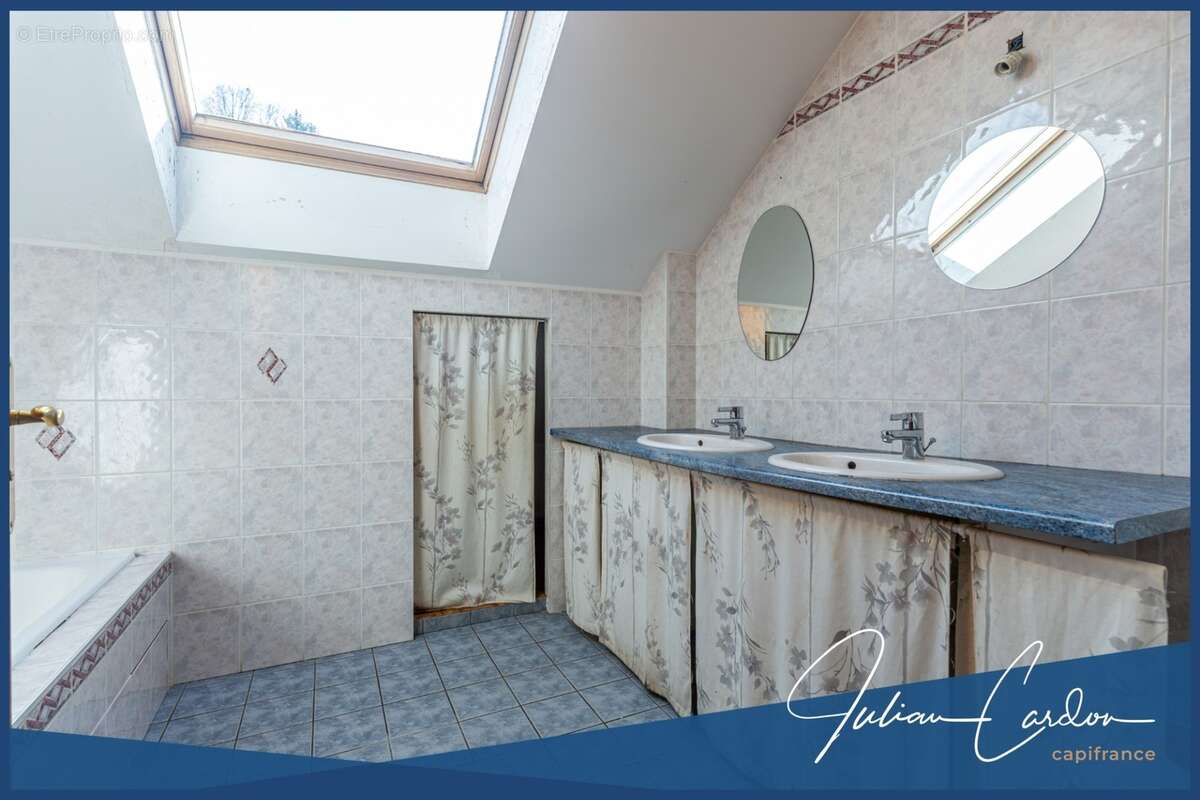 Villa d'architecte à vendre à Cuvat - photo 18