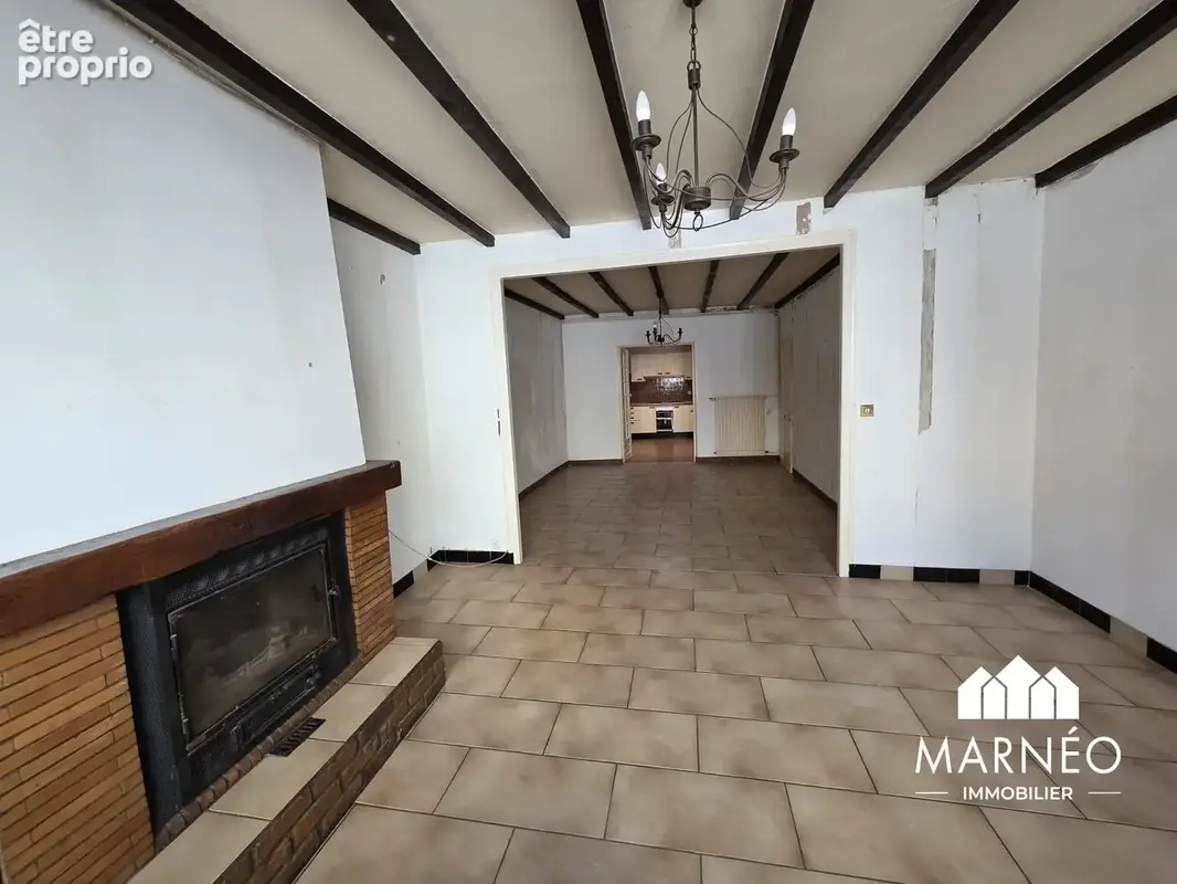 Maison 6 pièces 137 m² à vendre à Chalons-En-Champagne (51000) - photo 1