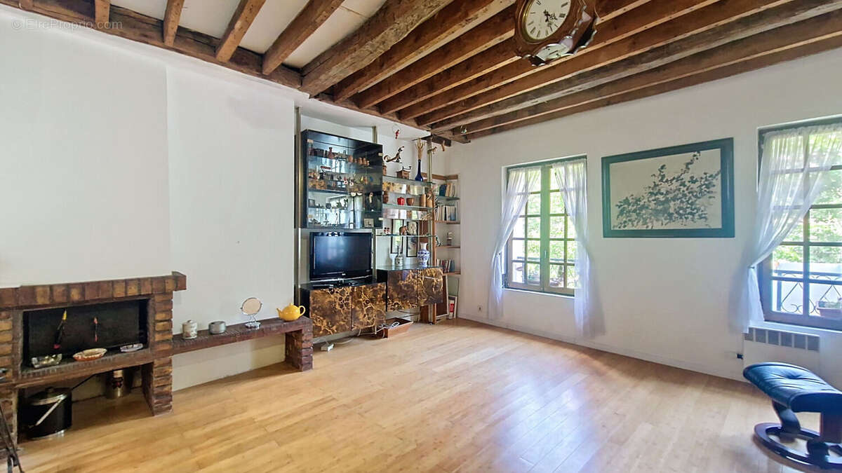 Appartement à PARIS-19E