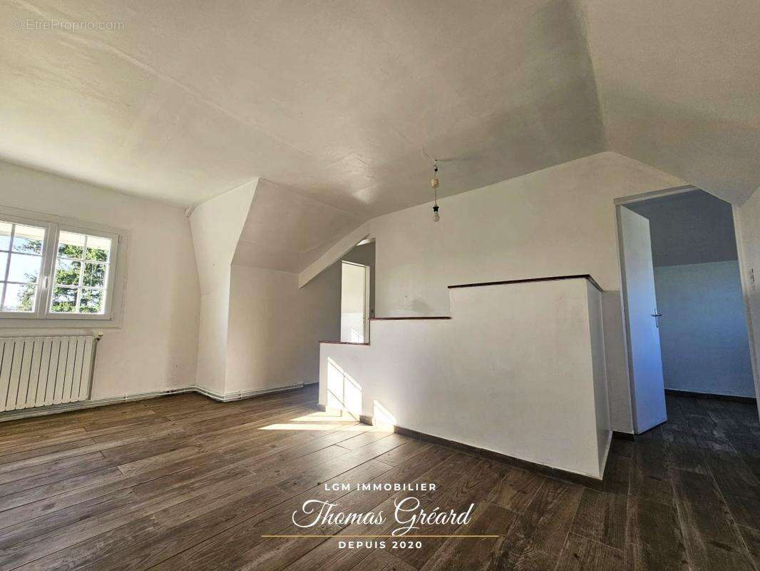 Maison familiale 155 m² – 5 chambres – Vie de plain-pied – Grand terrain clos 6 470 m² – Châteaudun - photo 7