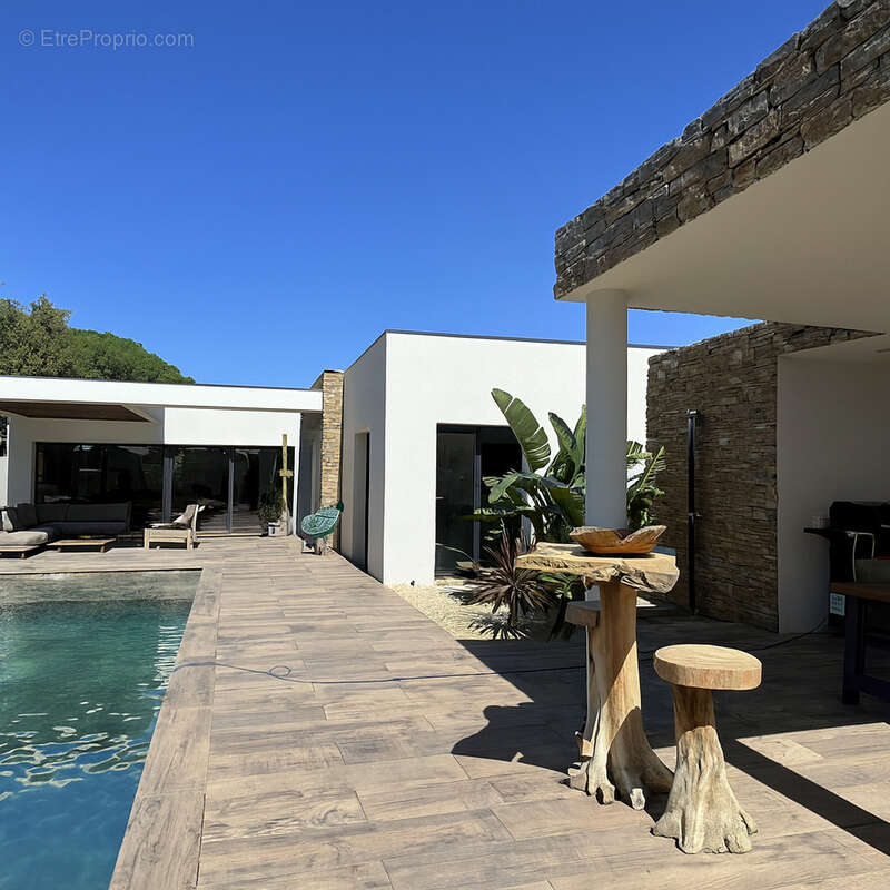 Maison à PUGET-SUR-ARGENS