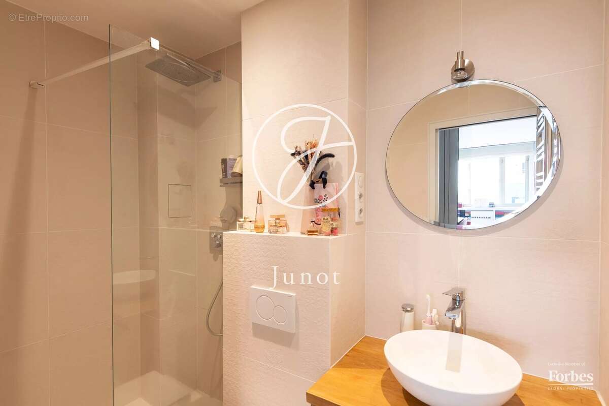 Paris 16e - LA MUETTE / PAUL DOUMER - Appartement - 5 pièces - 97,11m² Carrez - 3 chambres - photo 9