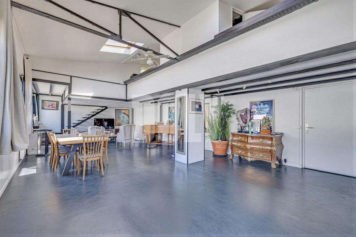 Appartement à IVRY-SUR-SEINE