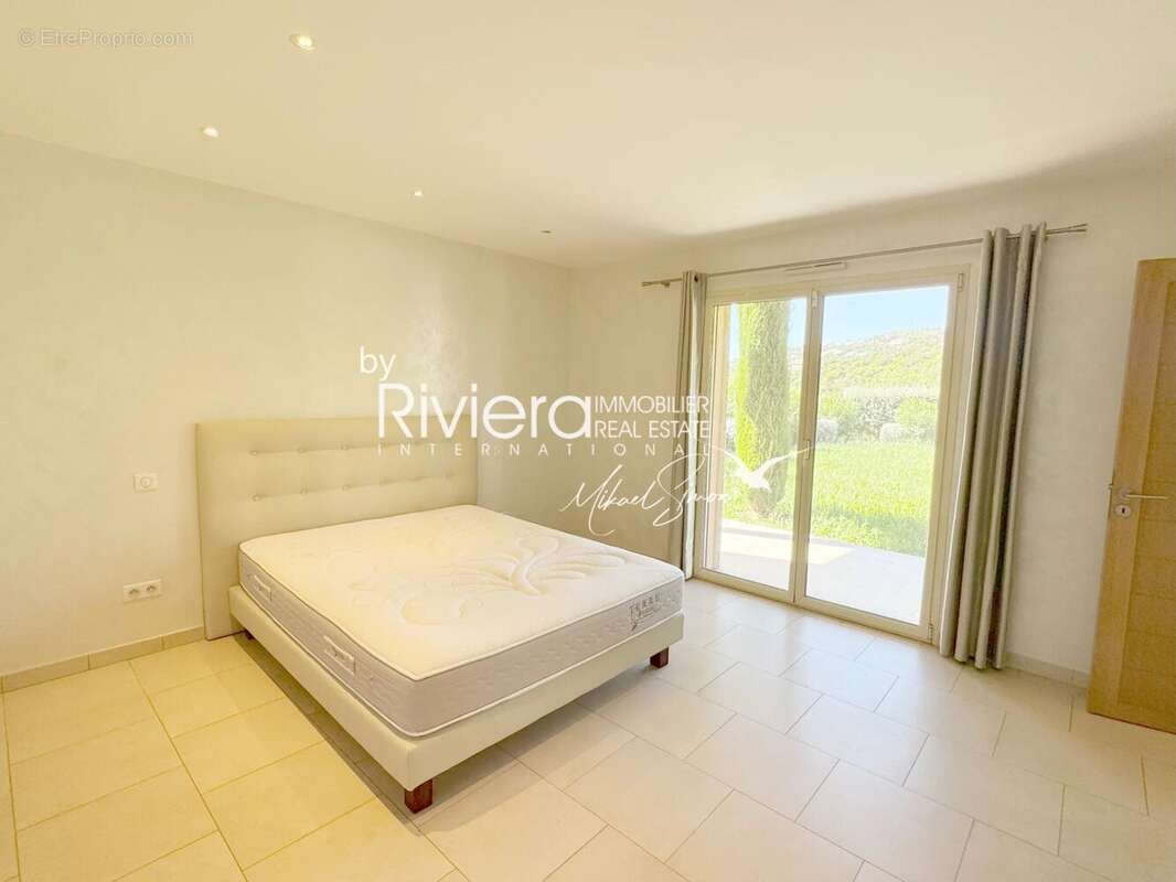Propriété 300m2 - Piscine - Vue mer - photo 17