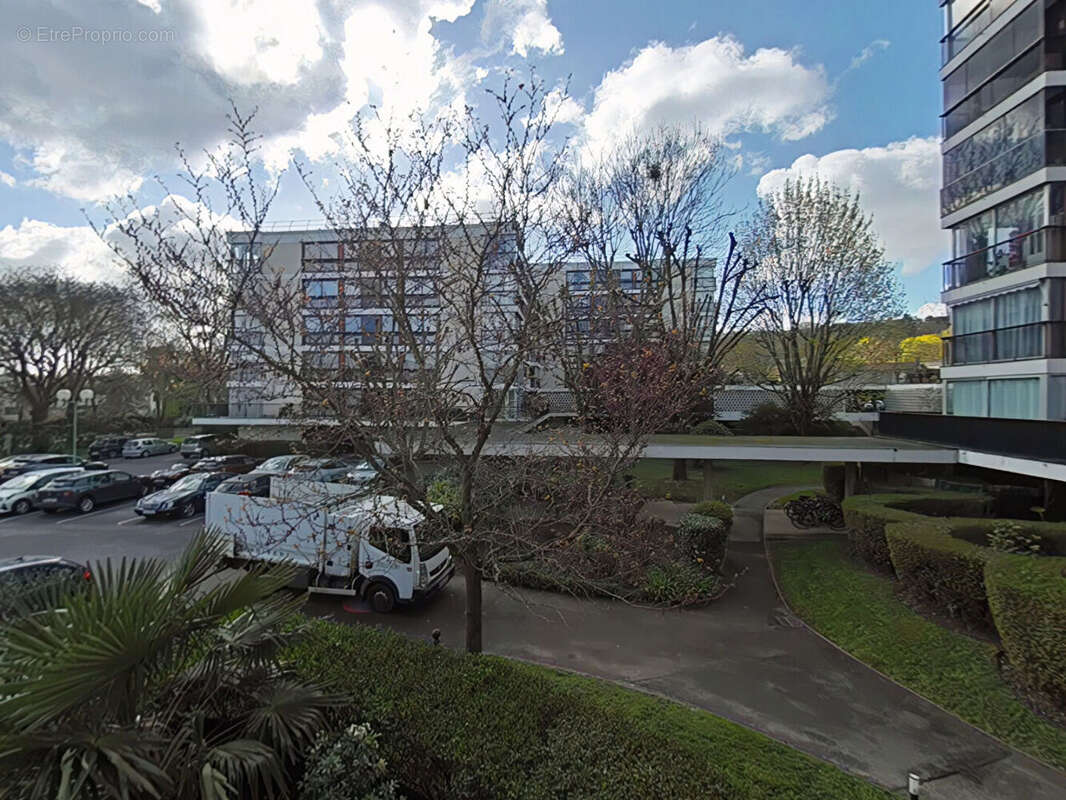 Appartement à FONTENAY-LE-FLEURY