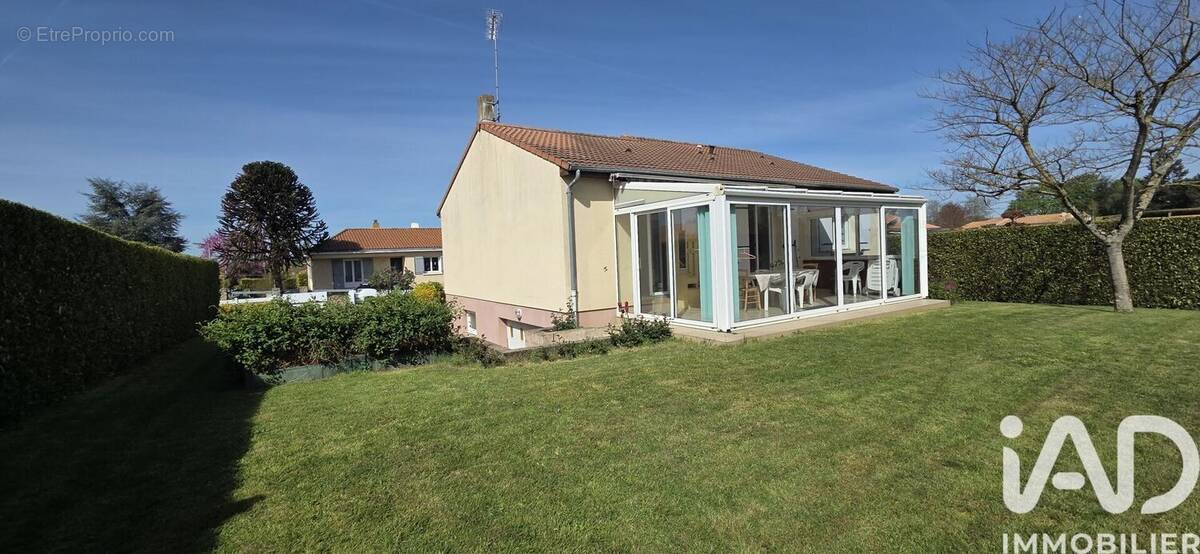 Photo 1 - Maison à VEZINS