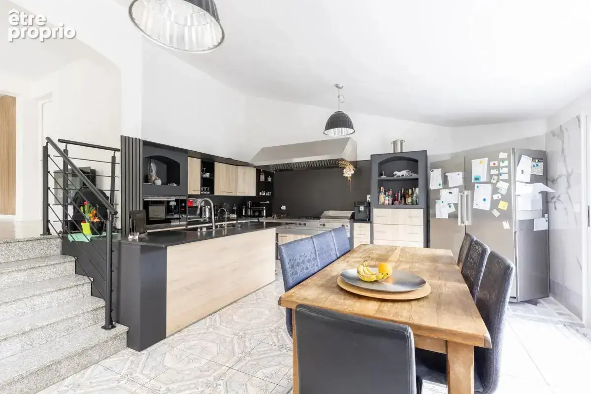 Maison de 10 pièces de 285 m² à Ventabren - photo 7