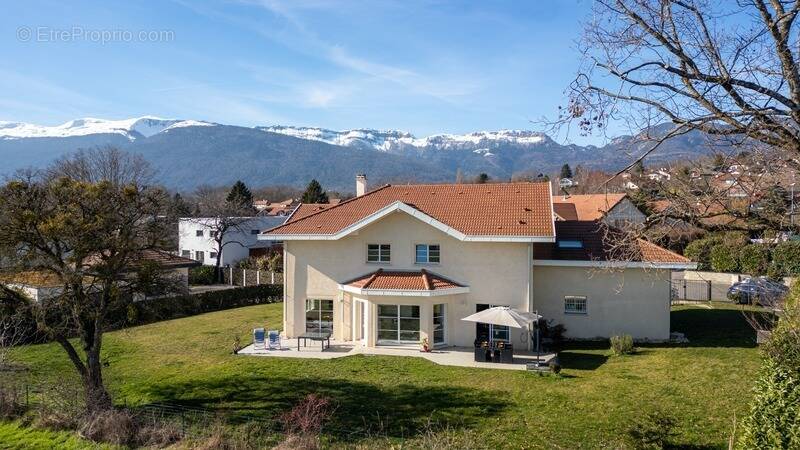 Maison à CESSY