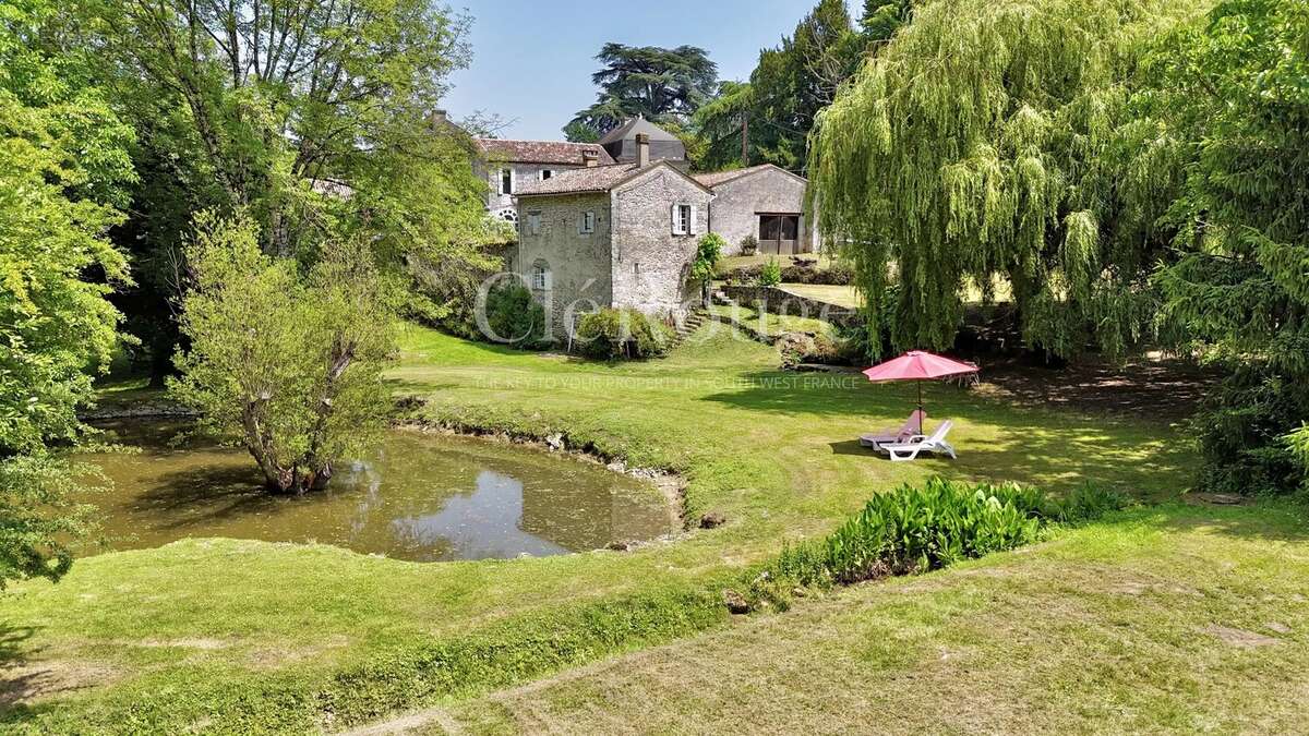 Maison à GENSAC