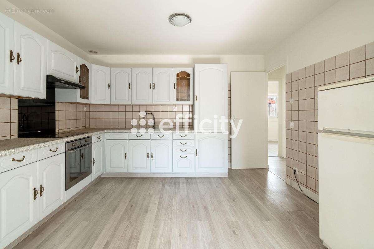 Maison à VILLENEUVE-LE-ROI