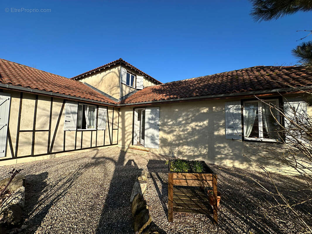Maison à MIRANDE