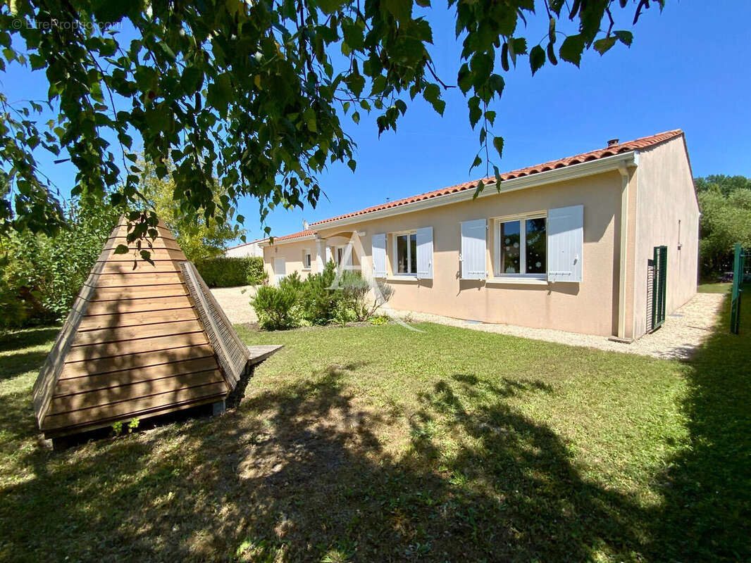 Maison de plain-pied à Cierzac de 120 m2 - photo 16