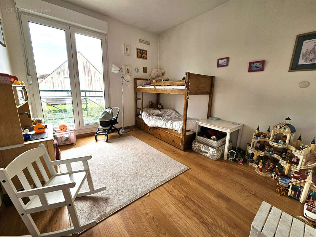 Maison à VOISINS-LE-BRETONNEUX